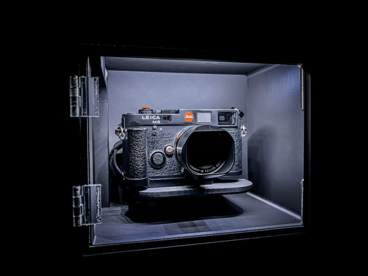 3D gedruckte Vitrine zur Präsentation von Kameras - spillerphoto