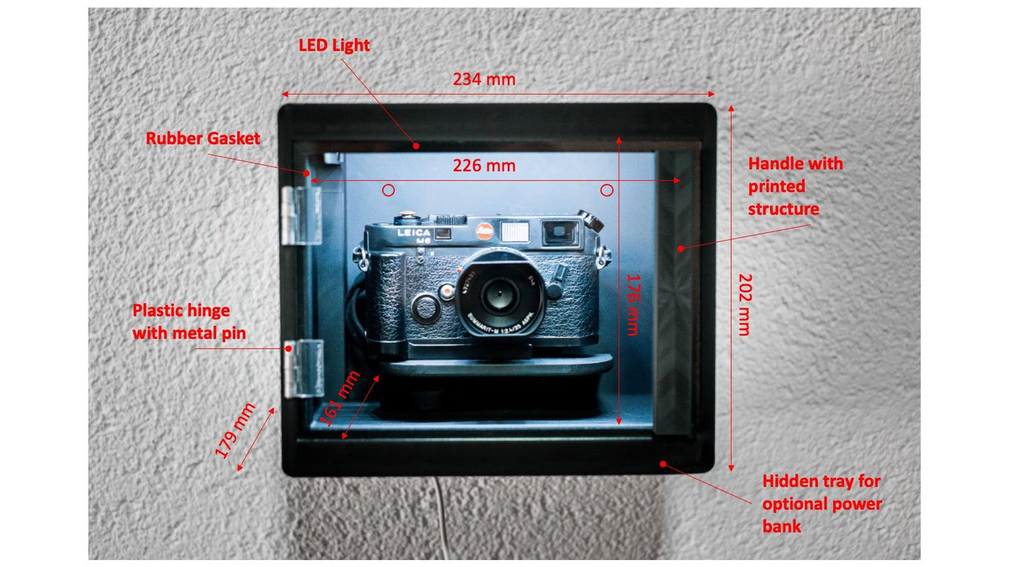 3D gedruckte Vitrine zur Präsentation von Kameras und Uhren - spillerphoto